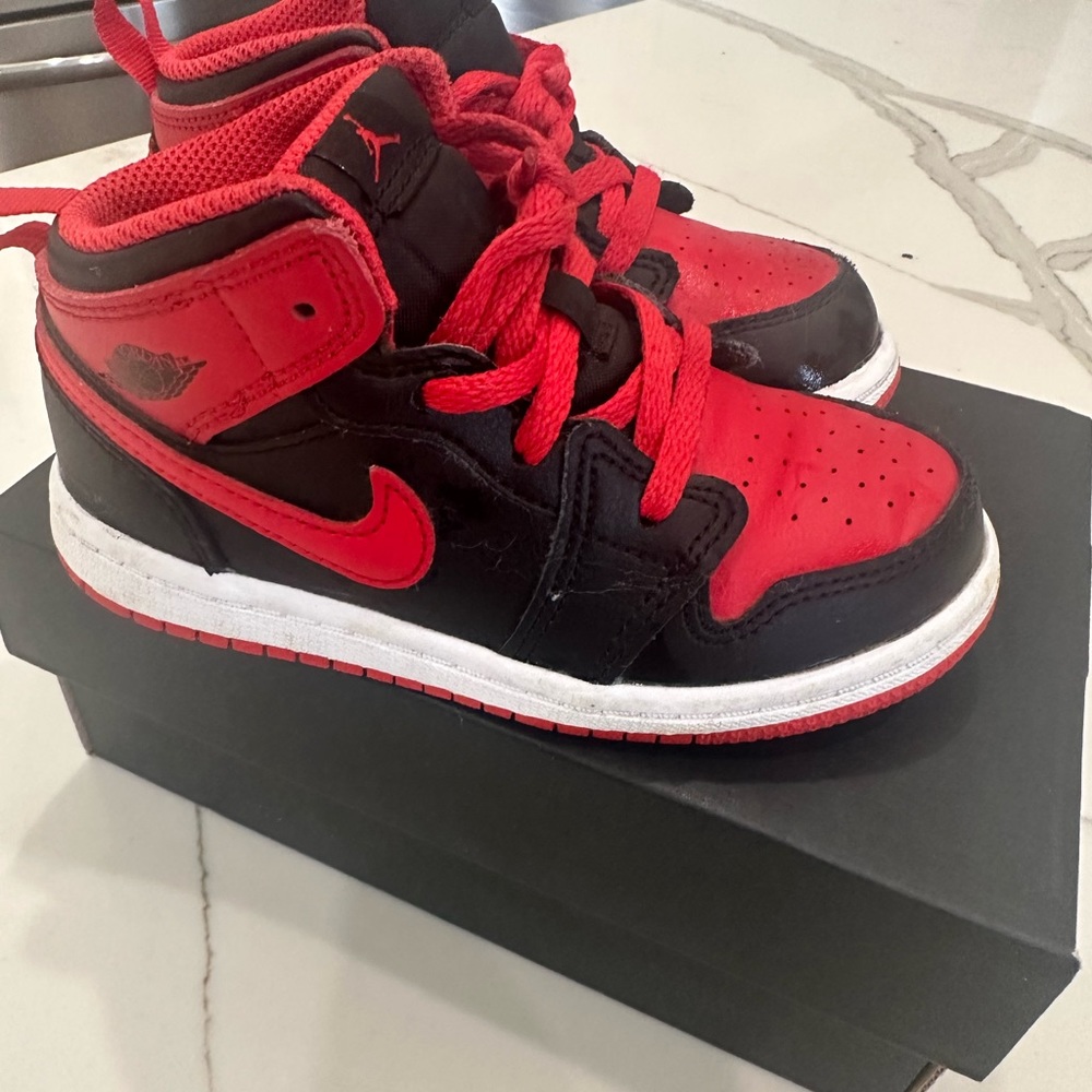 Jordan 1 Mid Black / Fire Red & White Shoes
